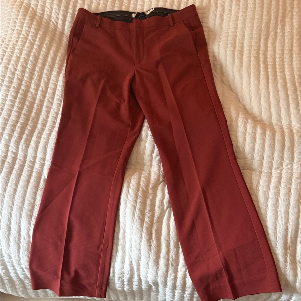 Chic Rust Cropped Pants